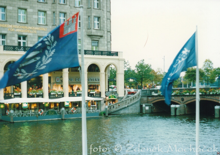Hamburg_13.zari_1193_0004.jpg