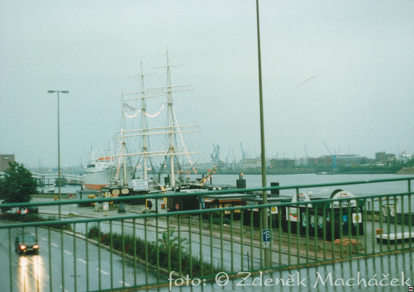 Hamburg_13.zari_1193_0005.jpg