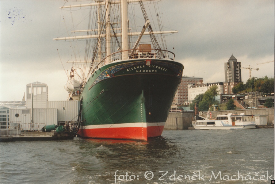 Hamburg_14.zari_1993_0003.jpg